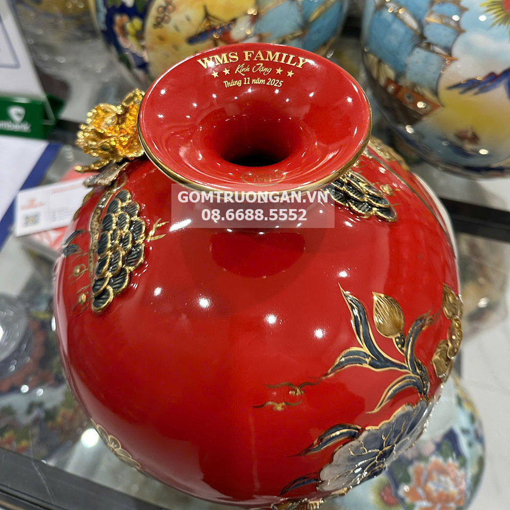 Quy tr&igrave;nh in logo l&ecirc;n b&igrave;nh h&uacute;t t&agrave;i lộc B&aacute;t Tr&agrave;ng