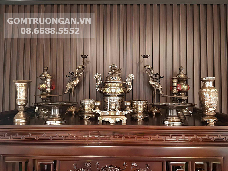 Đồ thờ bằng đồng