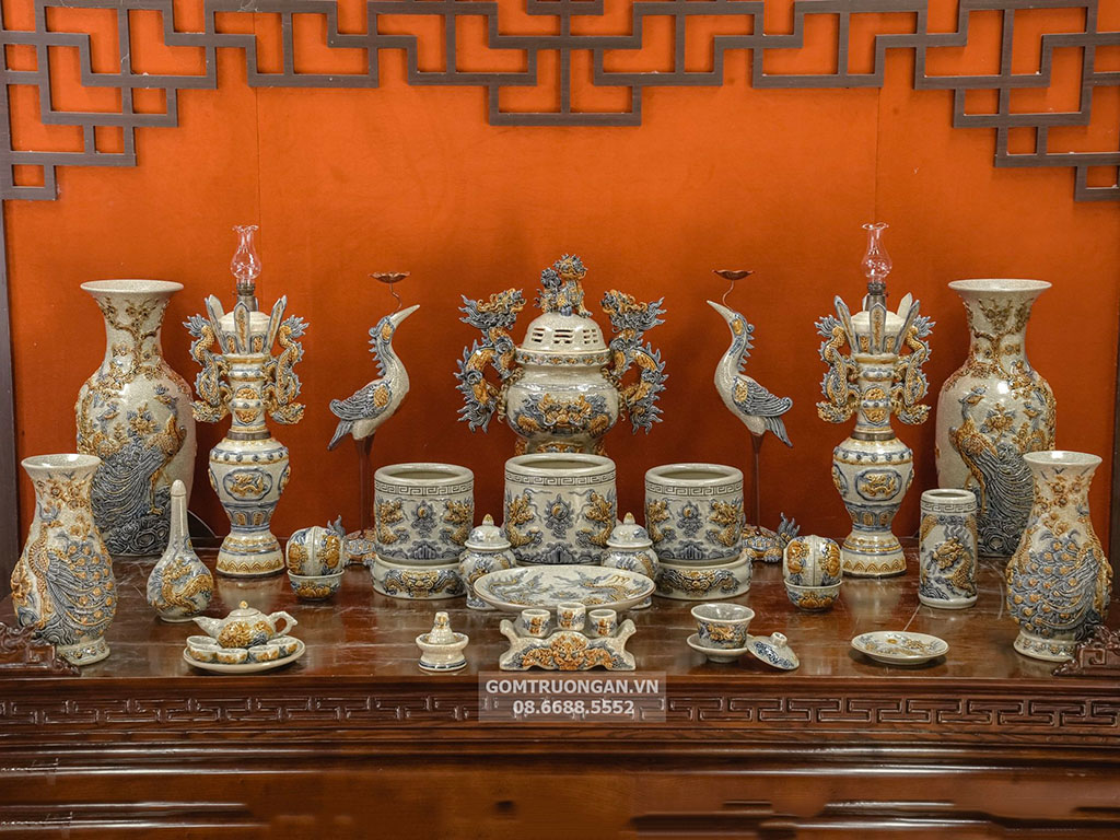 B&aacute;t hương men rạn đắp nổi rồng cao cấp