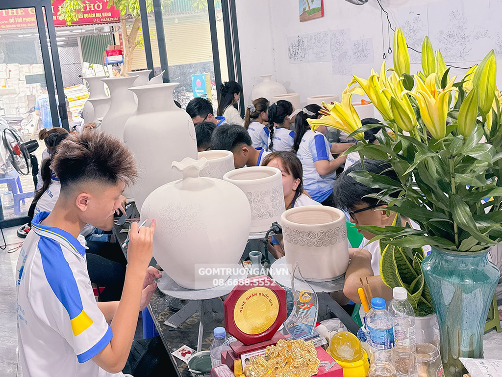 Tạo họa tiết v&agrave; hoa văn