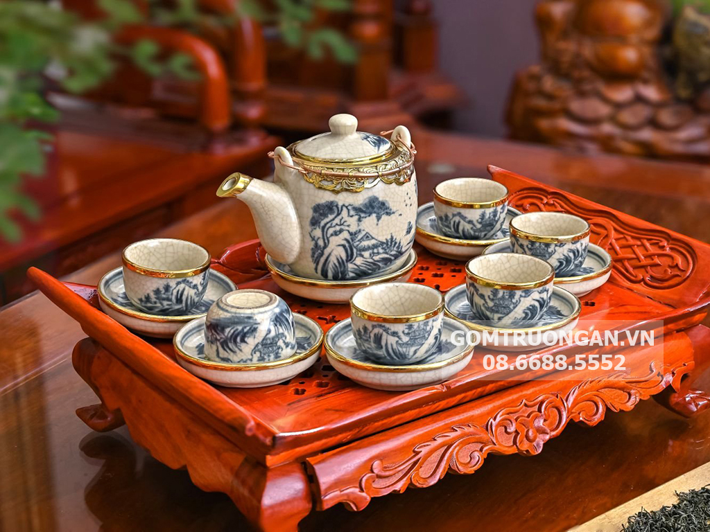 Ấm chén Bát Tràng và câu chuyện làng nghề gốm truyền thống hơn 700 năm