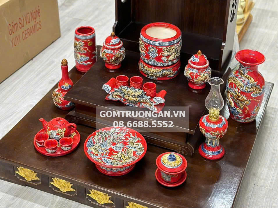 Bộ đồ thờ đầy đủ cho bàn thờ Thần Tài – Ông Địa, Hướng dẫn chi tiết và phong thủy