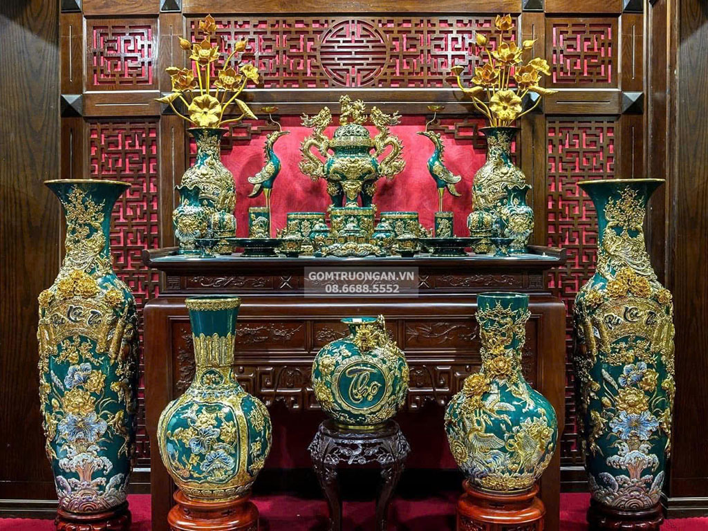 Bộ đồ thờ Bát Tràng đầy đủ gồm những gì? Hướng dẫn đầy đủ để chọn mua