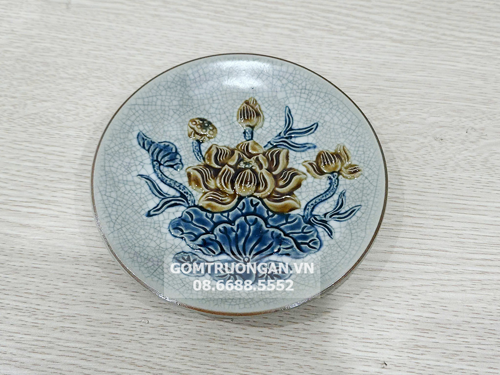 Đĩa trầu cau men rạn nổi Hoa sen cao cấp Trường Xuân 2