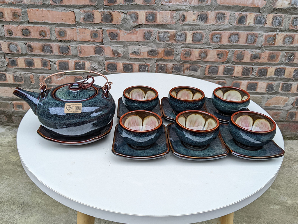 Bộ ấm chén Bát Tràng men hỏa biến dáng Giang Tây lòng chén hoa 1