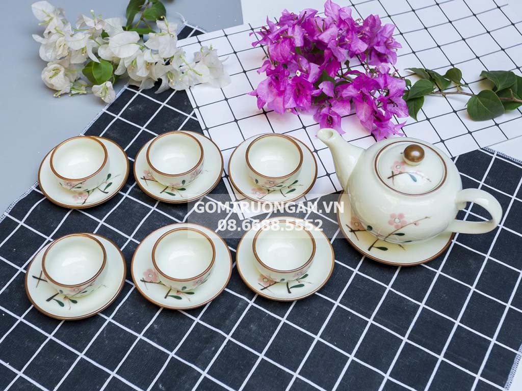 Bộ ấm chén Bát Tràng men kem hoa đào hồng dáng quả hồng 3