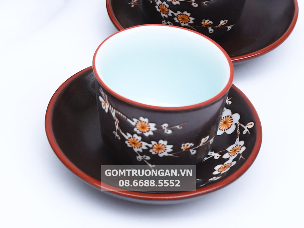 Bộ ấm chén Bát Tràng khắc hoa đào quai vuông 3