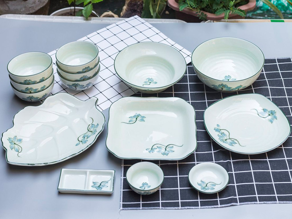 Bộ b&aacute;t đĩa Bát Tràng men kem sen xanh 6 người ăn S2