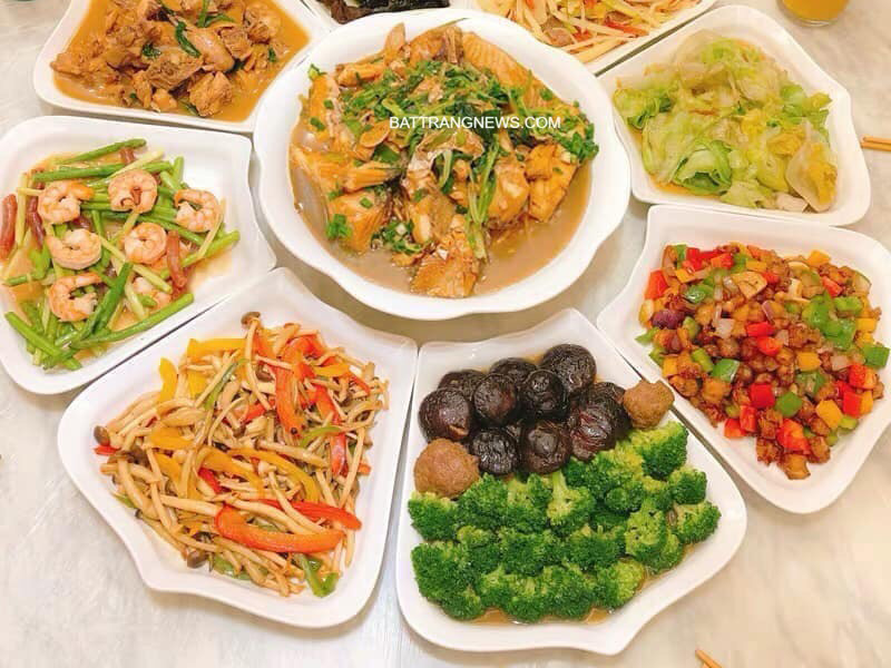 Bộ đĩa c&aacute;nh hoa mặt trời men trắng trơn 10 người ăn - ph&iacute;a ngang