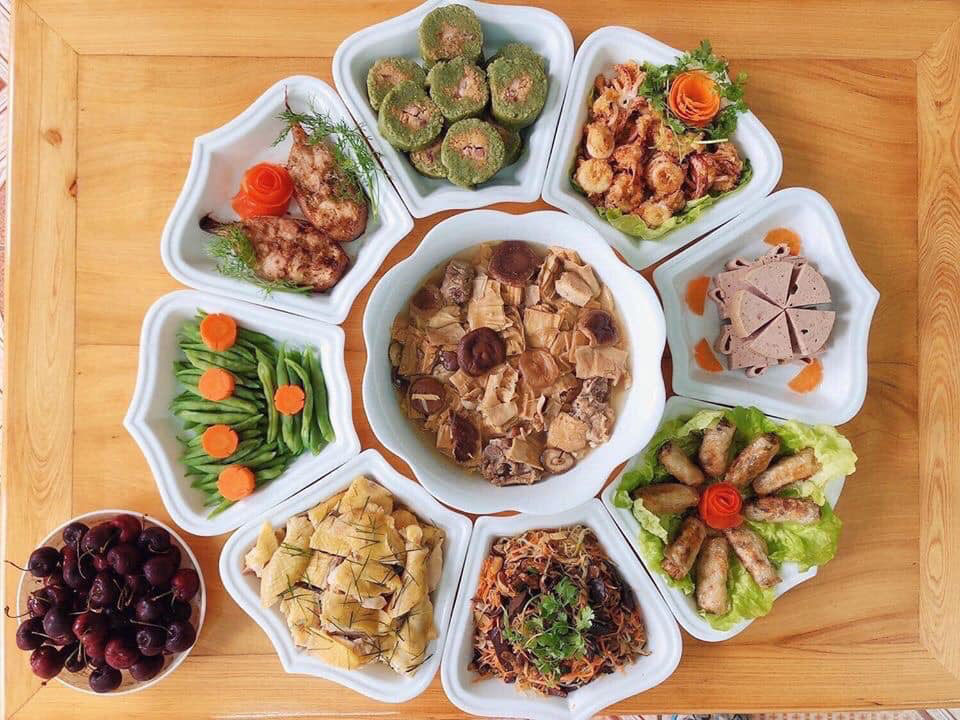 Bộ đĩa cánh hoa mặt trời men trắng trơn 10 người ăn 1