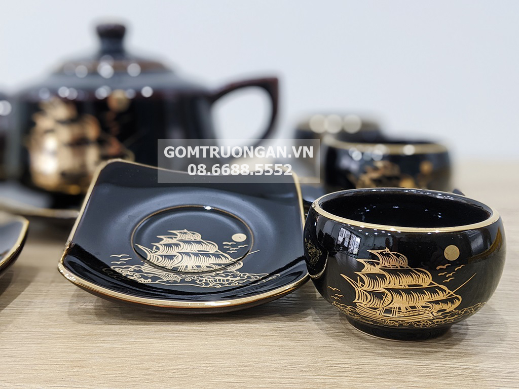 Bộ ấm trà Bát Tràng cao cấp men đen bóng Thuận Buồm Xuôi Gió 4