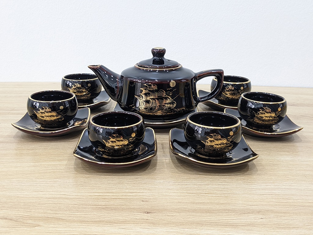 Bộ ấm tr&agrave; B&aacute;t Tr&agrave;ng cao cấp men đen b&oacute;ng Thuận Buồm Xu&ocirc;i Gi&oacute;