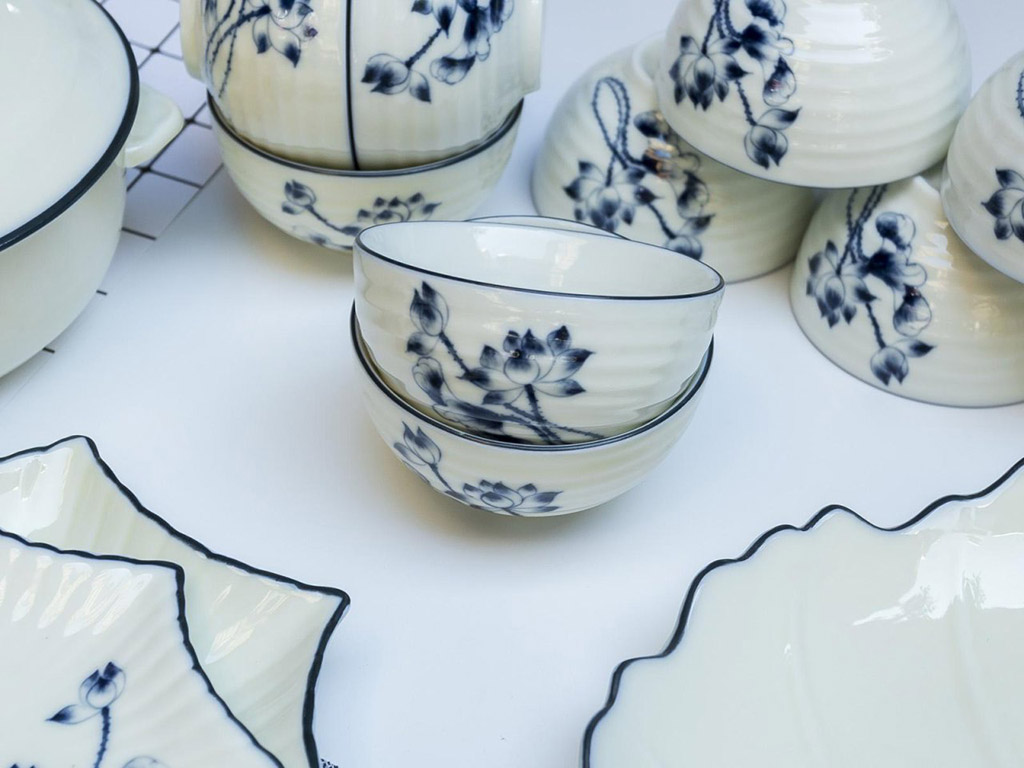 Bộ bát đĩa Bát Tràng men kem vẽ sen lam mẫu 02 3