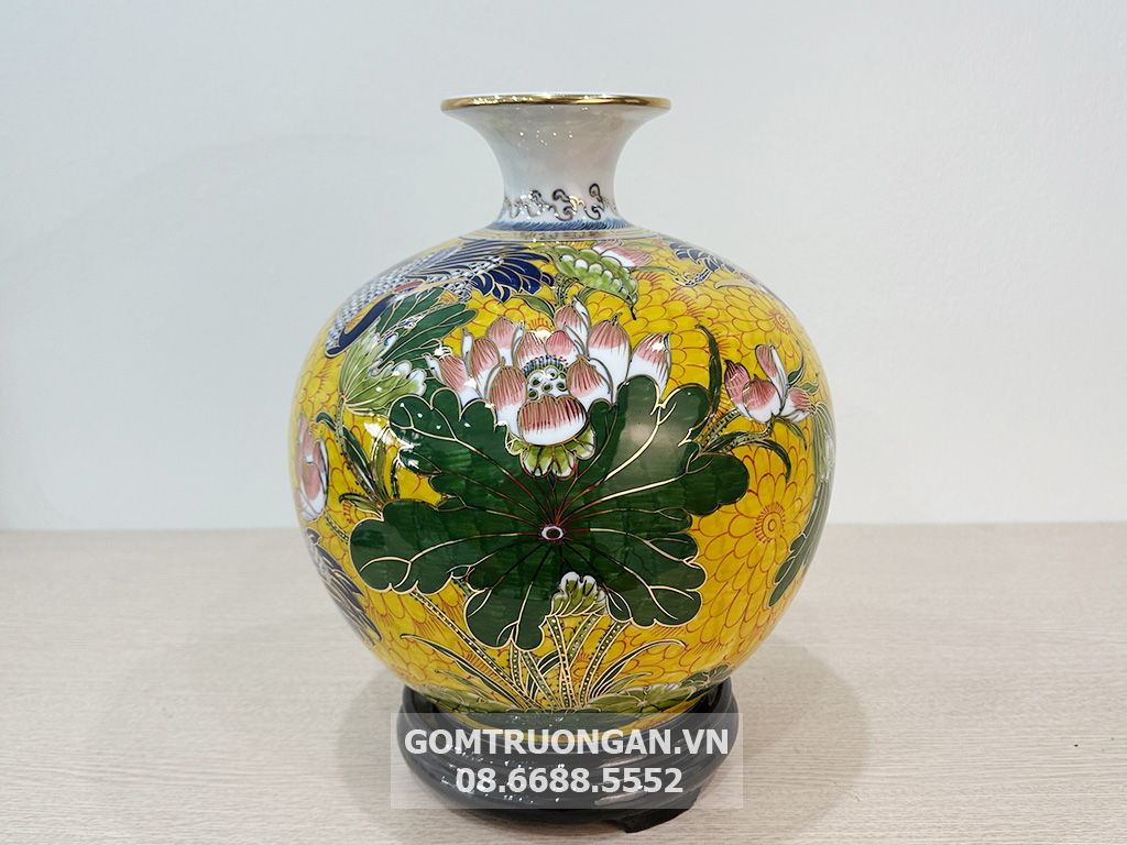Bình hút tài lộc Bát Tràng Sen Hạc nền gấm vẽ vàng 30cm 4