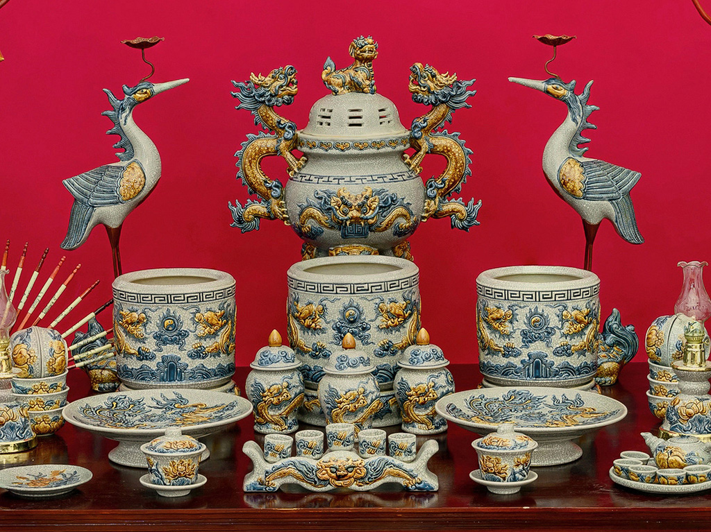 Bộ đồ thờ Bát Tràng Trường Xuân ngũ sự men rạn đắp nổi rồng 2m17 đầy đủ 2