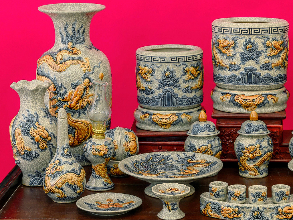 Bộ đồ thờ Bát Tràng Trường Xuân men rạn đắp nổi rồng ban thờ 1m97 3