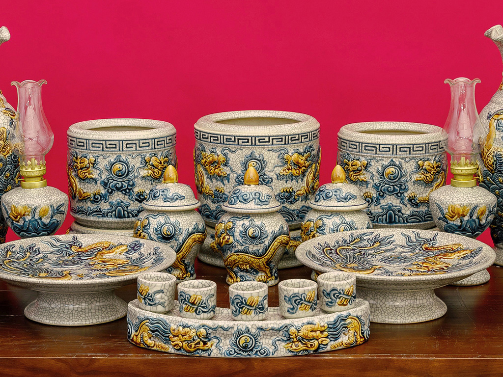 Bộ đồ thờ Bát Tràng Trường Xuân men rạn đắp nổi rồng ban thờ 1m53 2