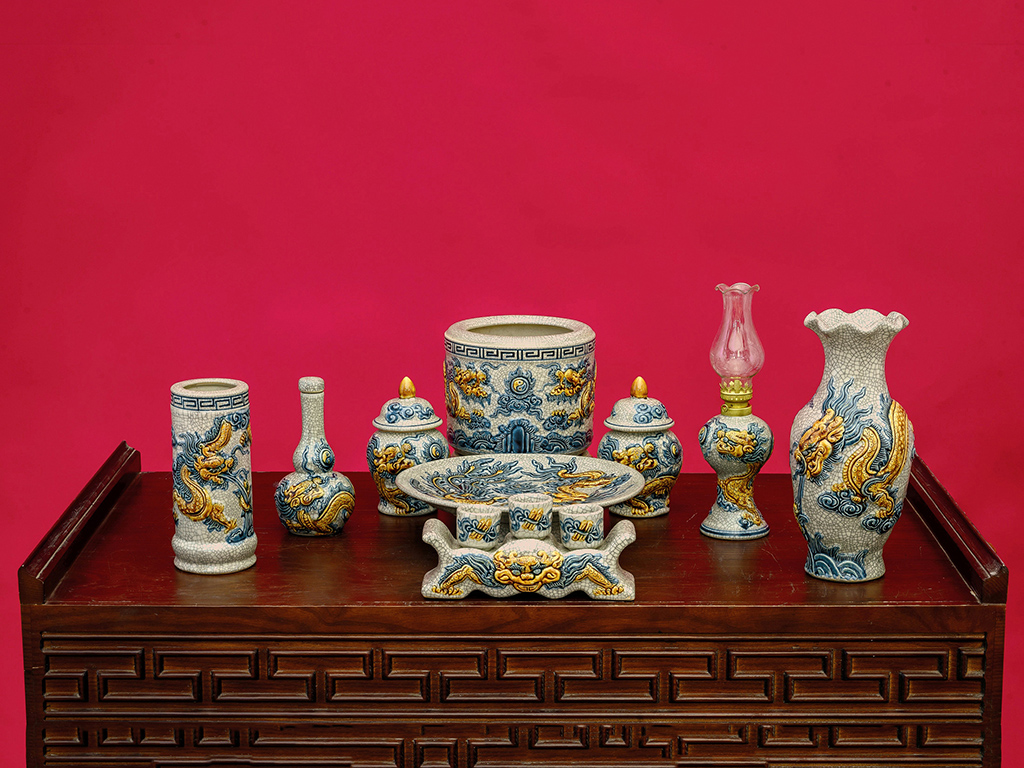 Bộ đồ thờ Bát Tràng Trường Xuân men rạn đắp nổi rồng ban thờ 1m27 1