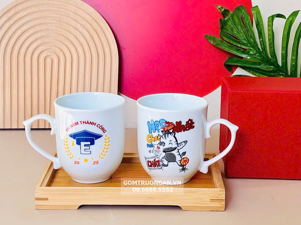 Ly sứ men trắng dáng bầu quai kiểu 2