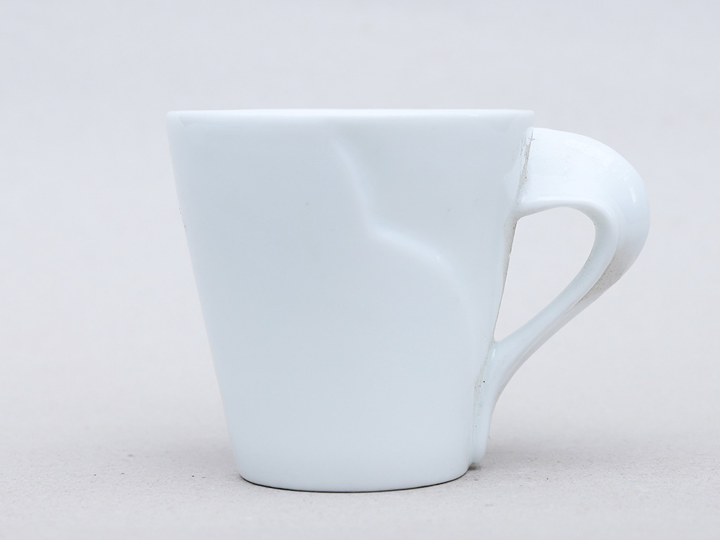 Ly sứ men trắng quai xoắn 200ml 1