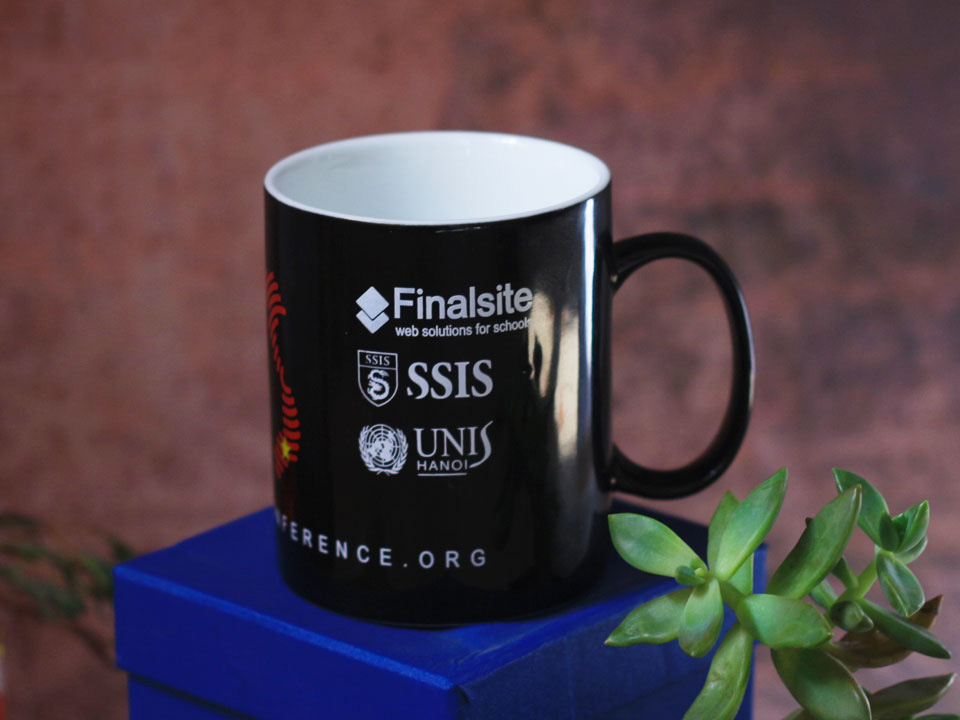 Ly sứ men màu dáng trụ lòng trắng 1