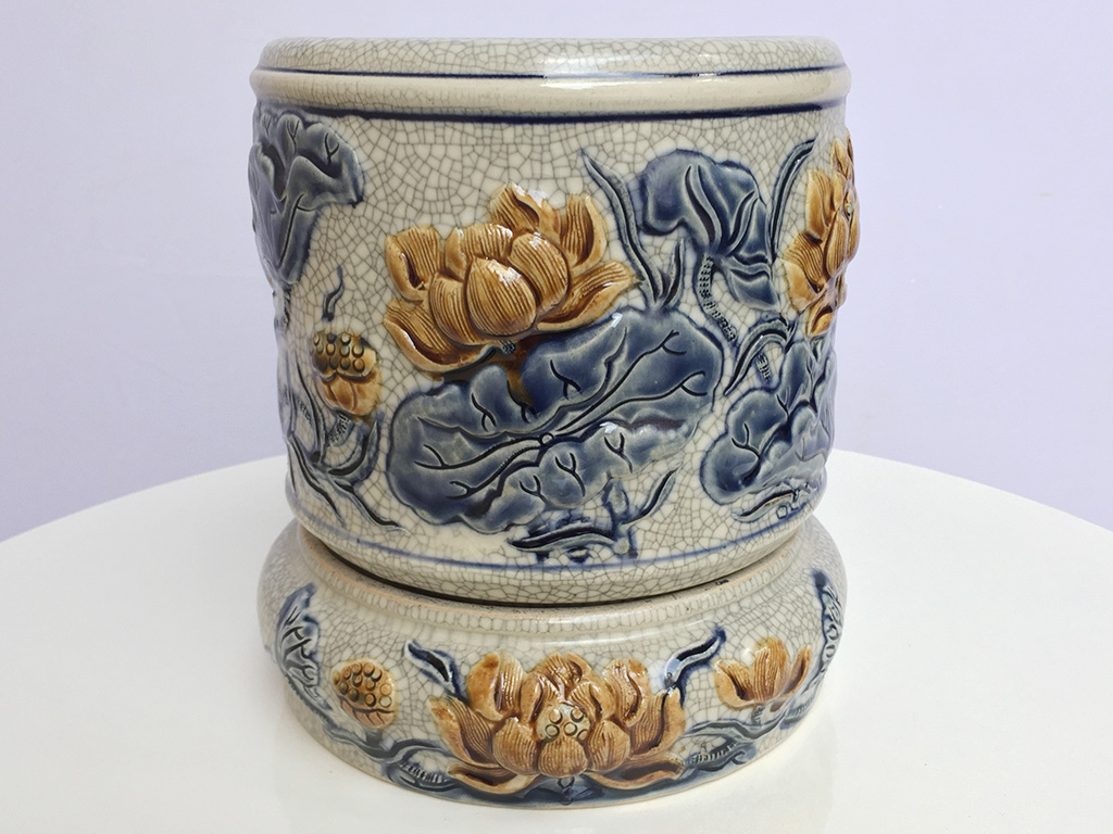 B&aacute;t hương men rạn nổi hoa sen đường k&iacute;nh 20cm - mặt sau