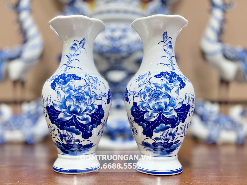 Lọ hoa bàn thờ miệng lượn men lam Vạn Phúc Trường An 25cm 2