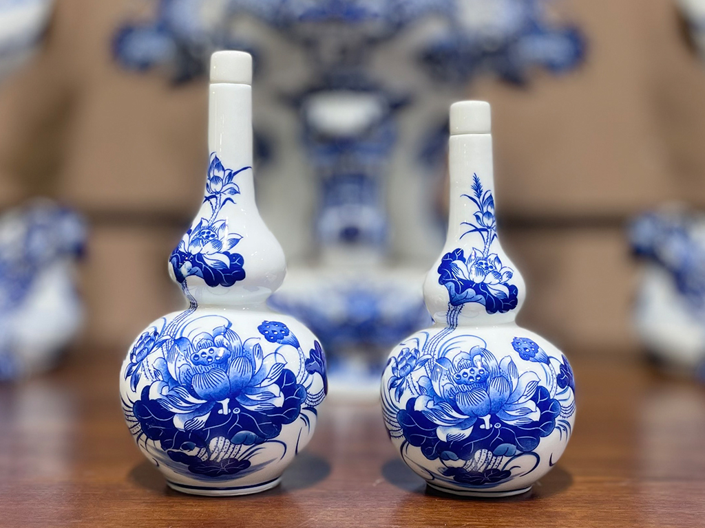 Nậm rượu men lam Vạn Phúc Trường An S2 1