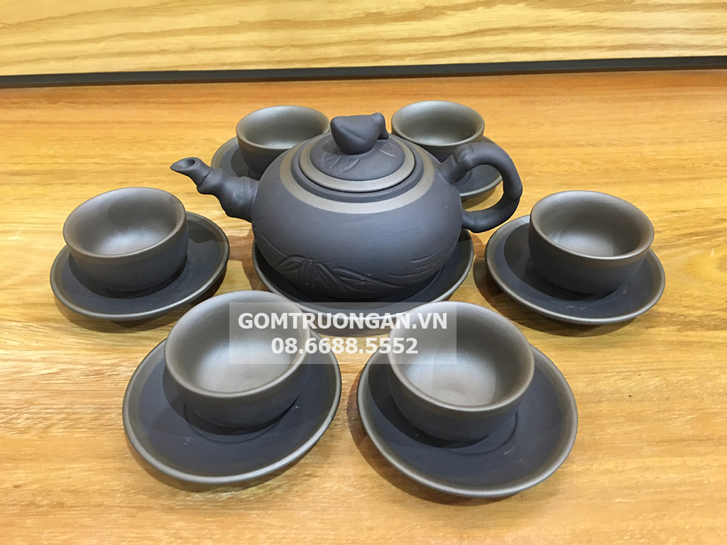Bộ ấm chén tử sa trúc đào đen lòng chén không tráng men 1
