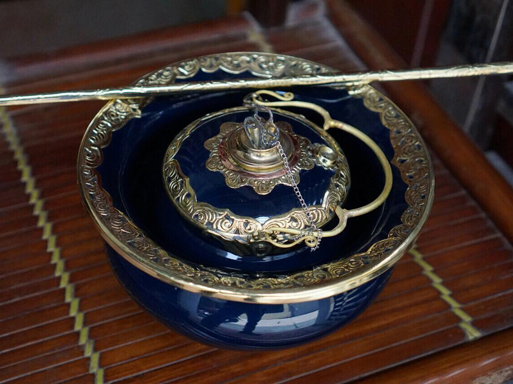 Điếu bát men xanh đen mệnh Thủy bọc đồng 1