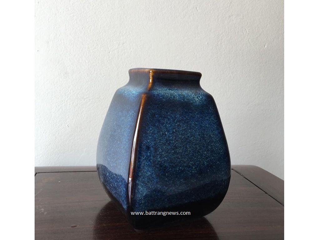 Lọ hoa Bát Tràng men hỏa biến xanh đại dương dáng giỏ cua 4 cạnh 2