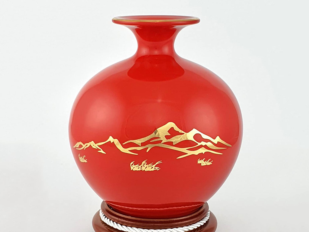 Bình hút lộc màu đỏ mệnh hỏa vẽ vàng Mã Đáo Thành Công 2