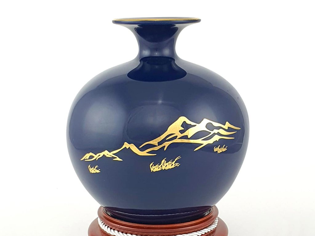 Bình hút lộc màu xanh tím than mệnh Mộc vẽ vàng Mã Đáo Thành Công 2