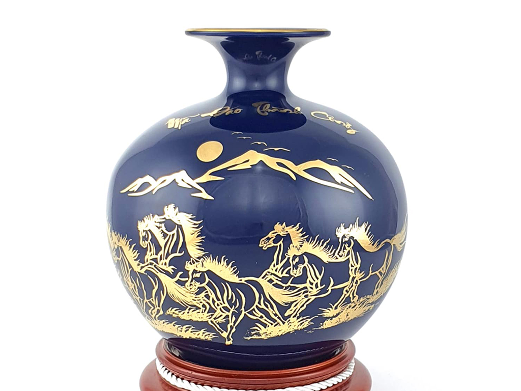 Bình hút lộc màu xanh tím than mệnh Mộc vẽ vàng Mã Đáo Thành Công 1