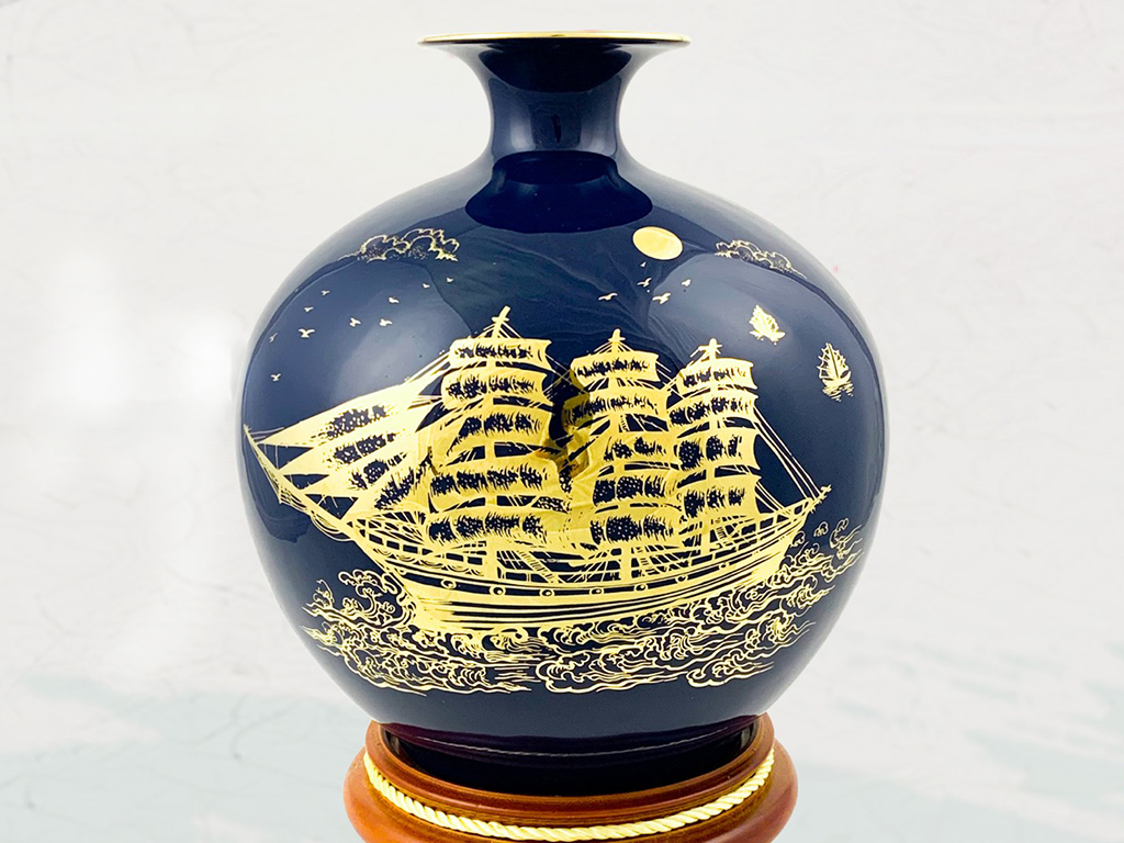 Bình hút lộc màu xanh tím than mệnh Mộc vẽ vàng Thuận buồm xuôi gió 1