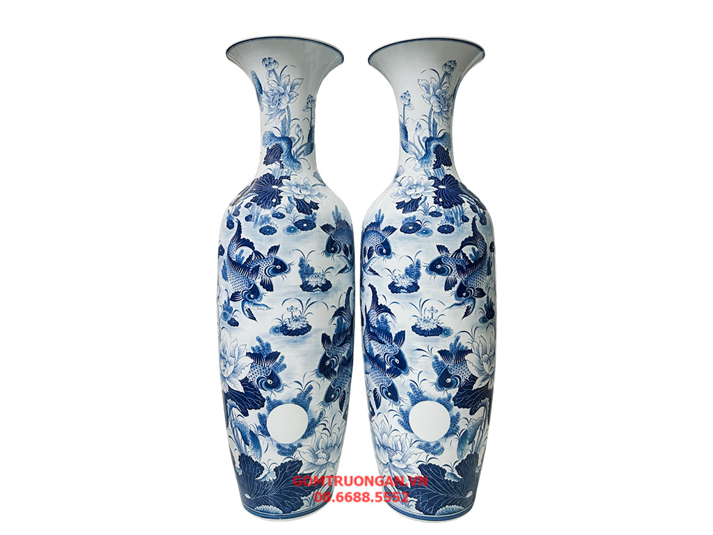 Lọ lục bình sứ Bát Tràng men lam hàng khử Lý Ngư Vọng Nguyệt vẽ kỹ 1m4 1