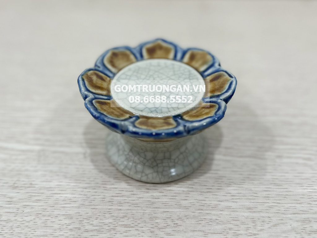 Chân nến men rạn đắp nổi Phú Quý 1