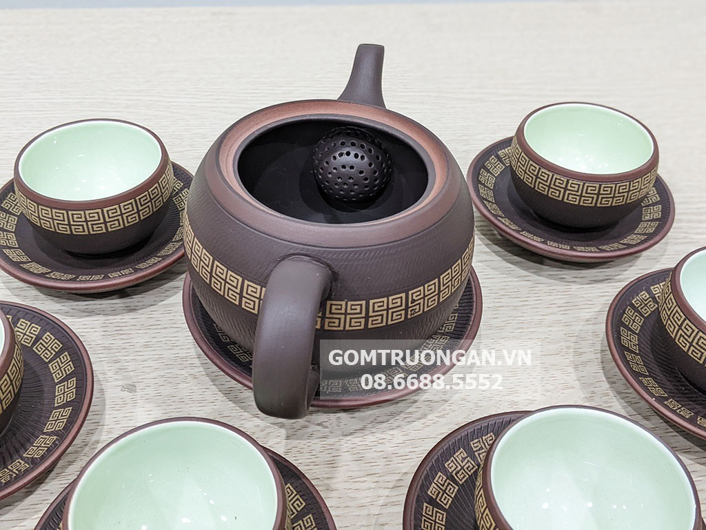 Ấm chén tử sa ghanh nâu chữ Vạn 4