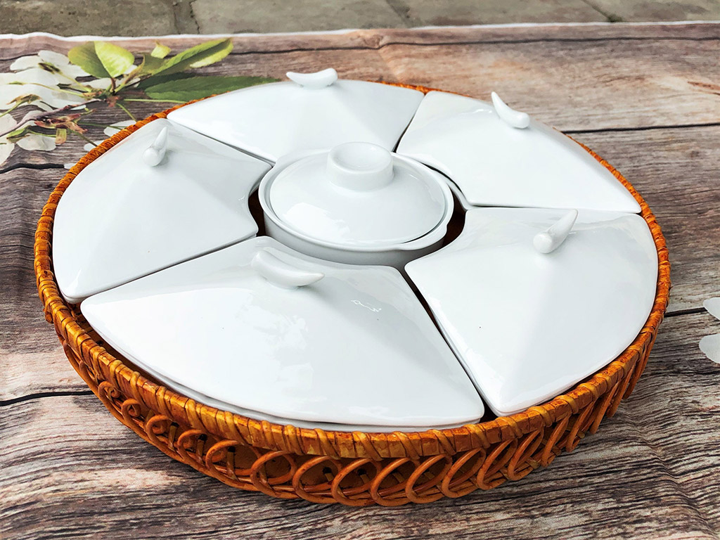 Khay mứt sứ men trắng 5 cánh lá gân đế mây 1