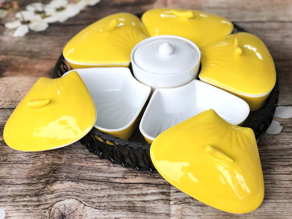Khay mứt sứ men vàng 5 cánh 2