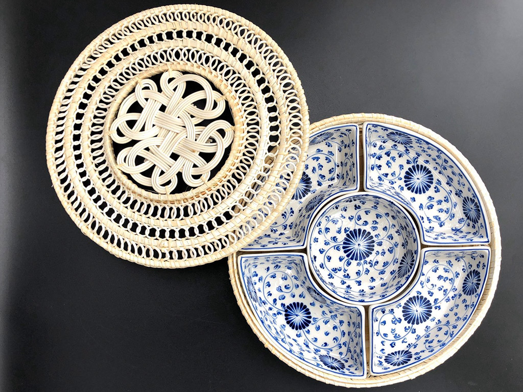 Khay mứt mây hoa đồng tiền xanh 1