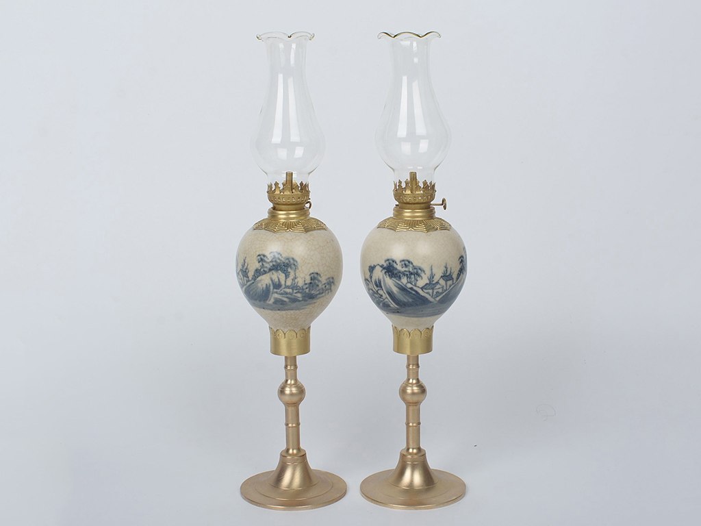 Đèn dầu men rạn vẽ sơn thủy dáng quả lê to 1