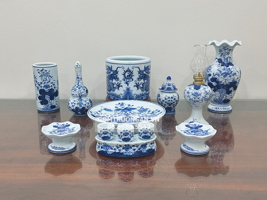 Bộ đồ thờ Bát Tràng men lam ngọc Lộc Phát ban thờ 1m07 2