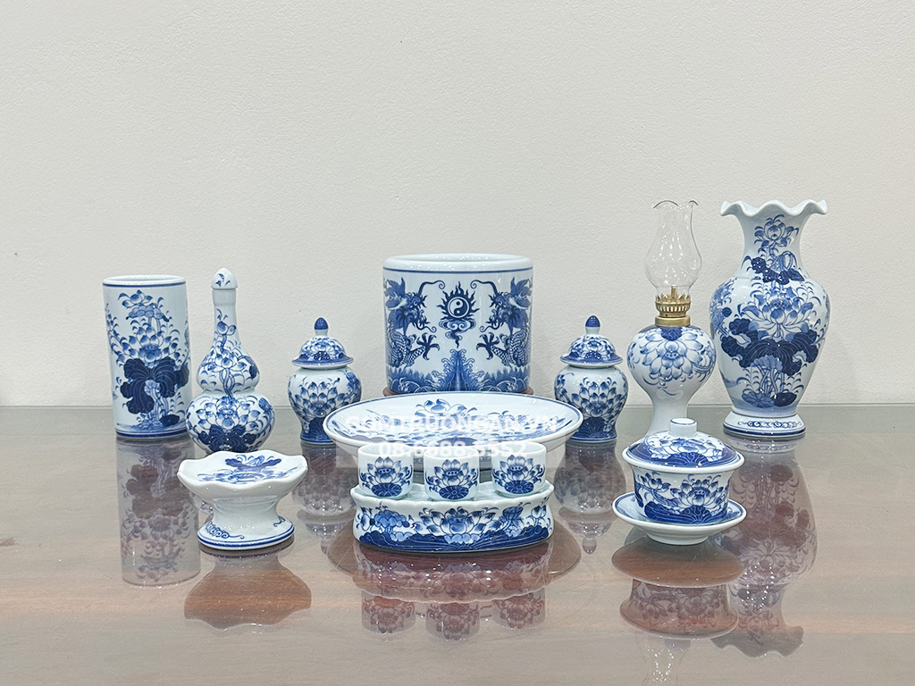 Bộ đồ thờ gia tiên men lam ngọc Lộc Phát ban thờ 1m27 1 bát hương 2