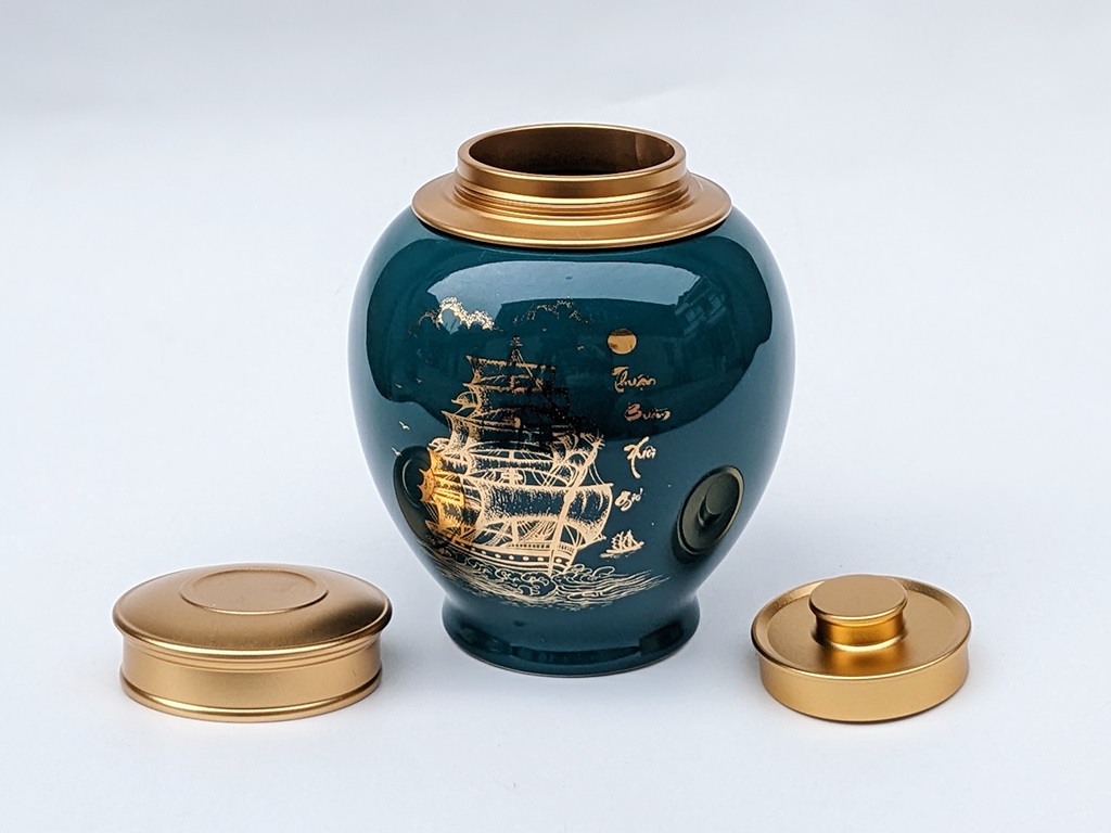 Hộp đựng chè xanh ngọc vẽ vàng Thuận Buồm Xuôi Gió 2