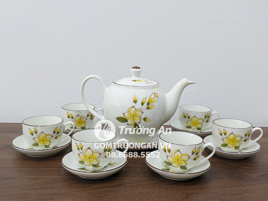 Bộ Ấm Chén Bát Tràng men kem vẽ tay Hoa Đại Minh Long 2