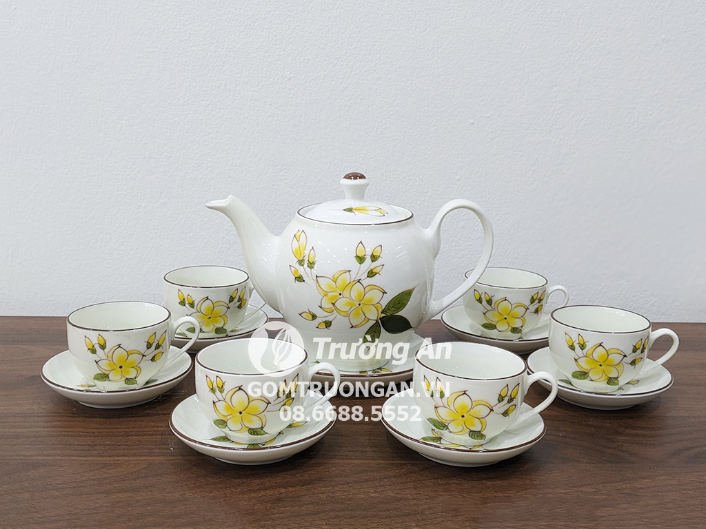 Bộ Ấm Chén Bát Tràng men kem vẽ tay Hoa Đại Minh Long 1