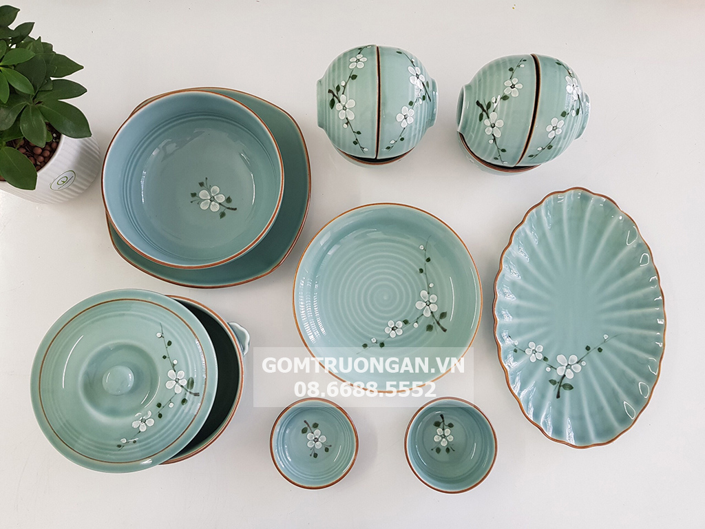 Bộ bát đĩa Bát Tràng men lam ngọc vẽ hoa Anh Đào 13 sản phẩm 1