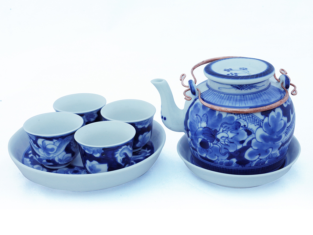 Bộ ấm ch&eacute;n &ndash; linh hồn của kh&ocirc;ng gian sống Việt