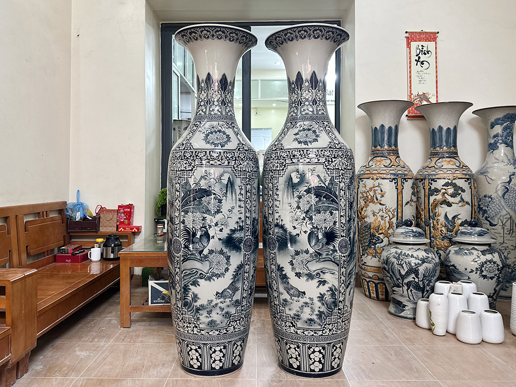 Lọ lộc bình Bát Tràng men chàm Tứ quý vẽ kỹ 1m8 3